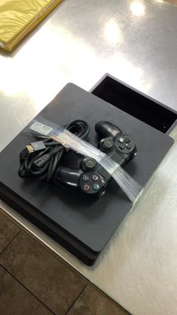 PlayStation 4 clean ready to go