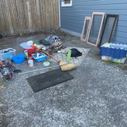 Free Yard Sale Updated 6am Mon July 7