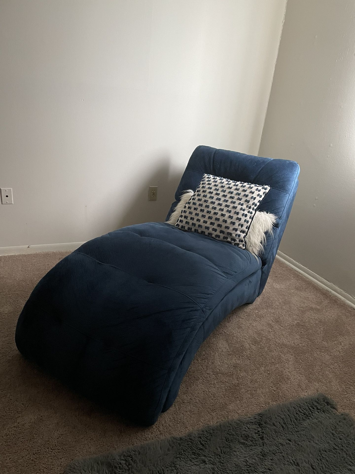 Chair And Pillows ,blue