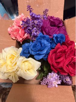 Bundle of faux flowers