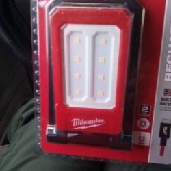 Milwaukee 500 Lumens Task Light