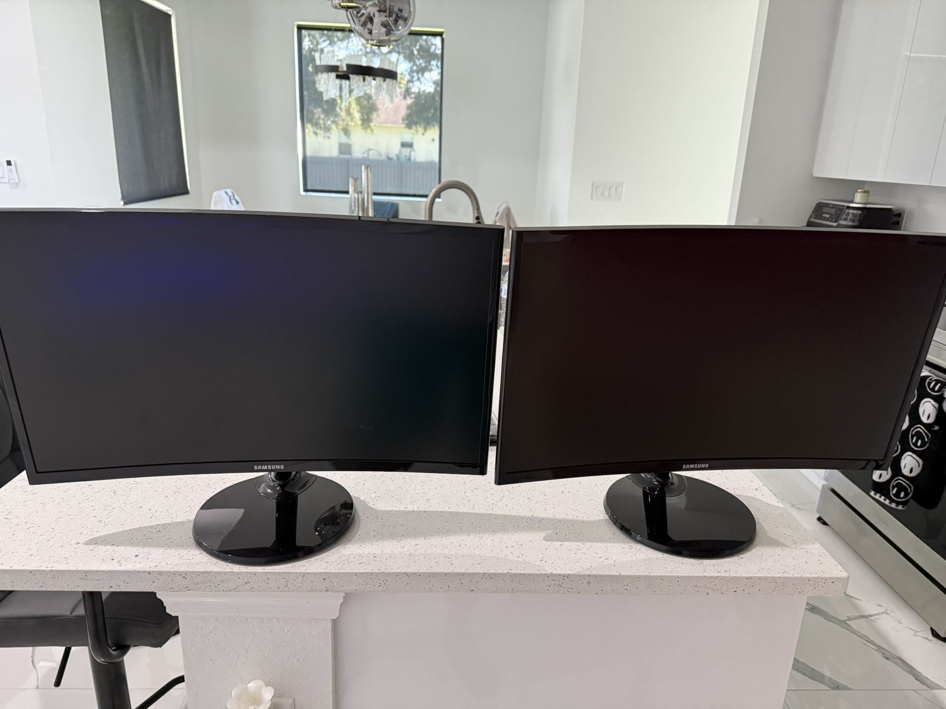 2 x Samsung Curved Monitors 24”