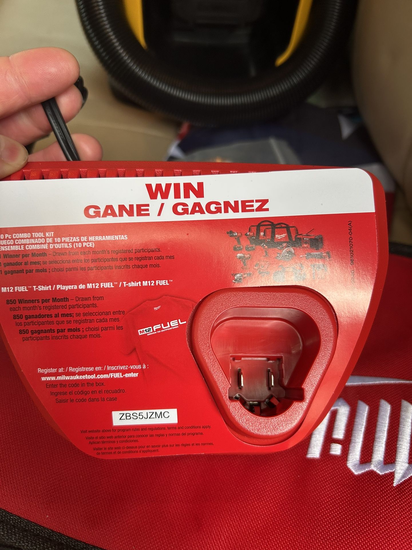 NEW MILWAUKEE M12 CHARGER