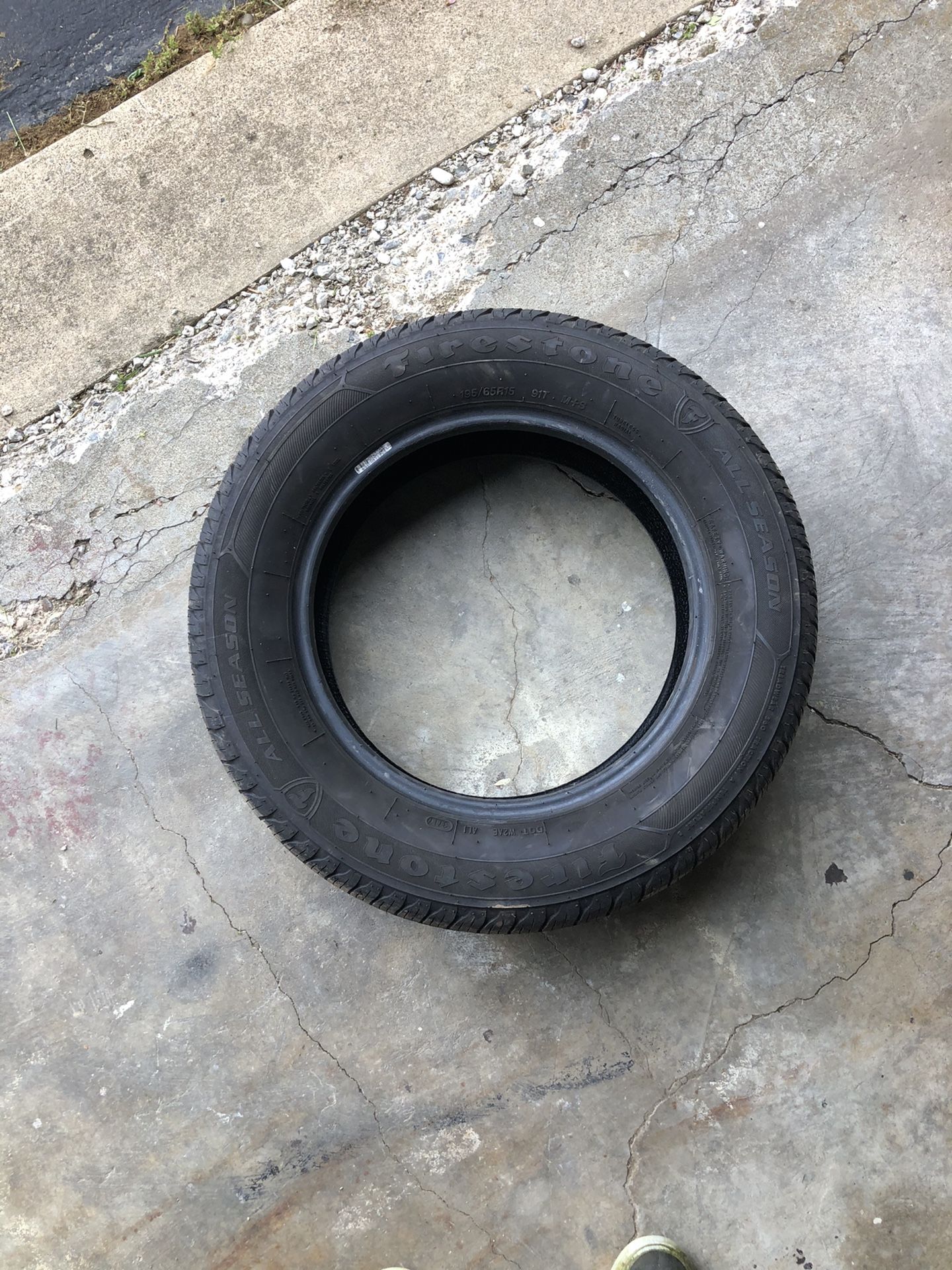 Set of 4, 195/65/15 Firestone tires