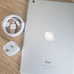 iPad Mini 2, 32gb, unlocked, works any company sim card any country internationally 