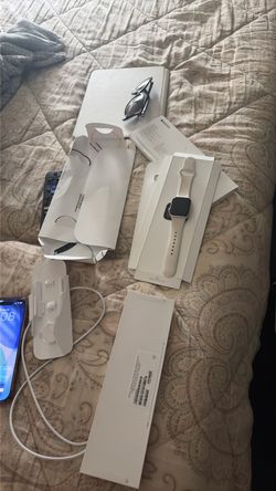 Apple Watch SE 3 Brand New