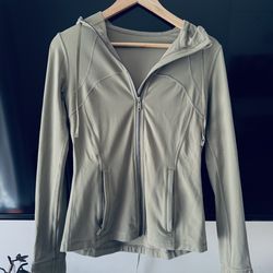 Lululemon hooded define jacket *Nulu, size 6
