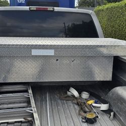  Craftsman Tool Box  With Keys.
