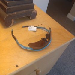 Brand NEW Oakleys And Maui Jim