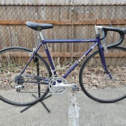 1985 Trek 560 road bike, 49 cm small, 12 speed

