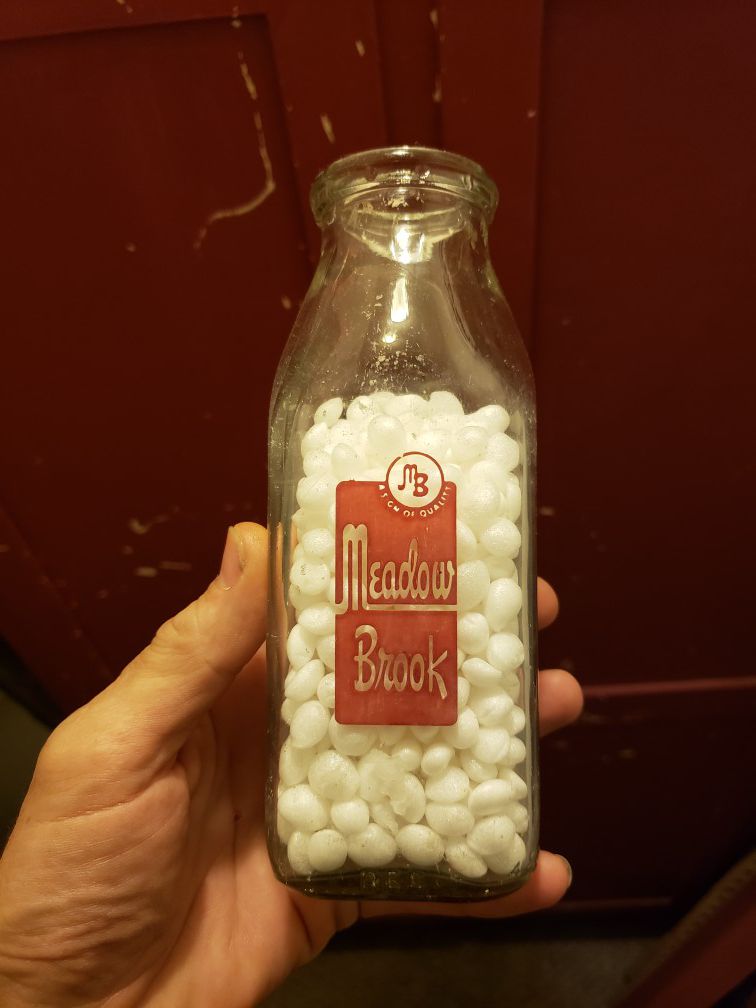 Vintage 1 pint Meadow Brook milk bottle