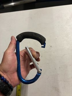 Oversized D ring or caribeaner