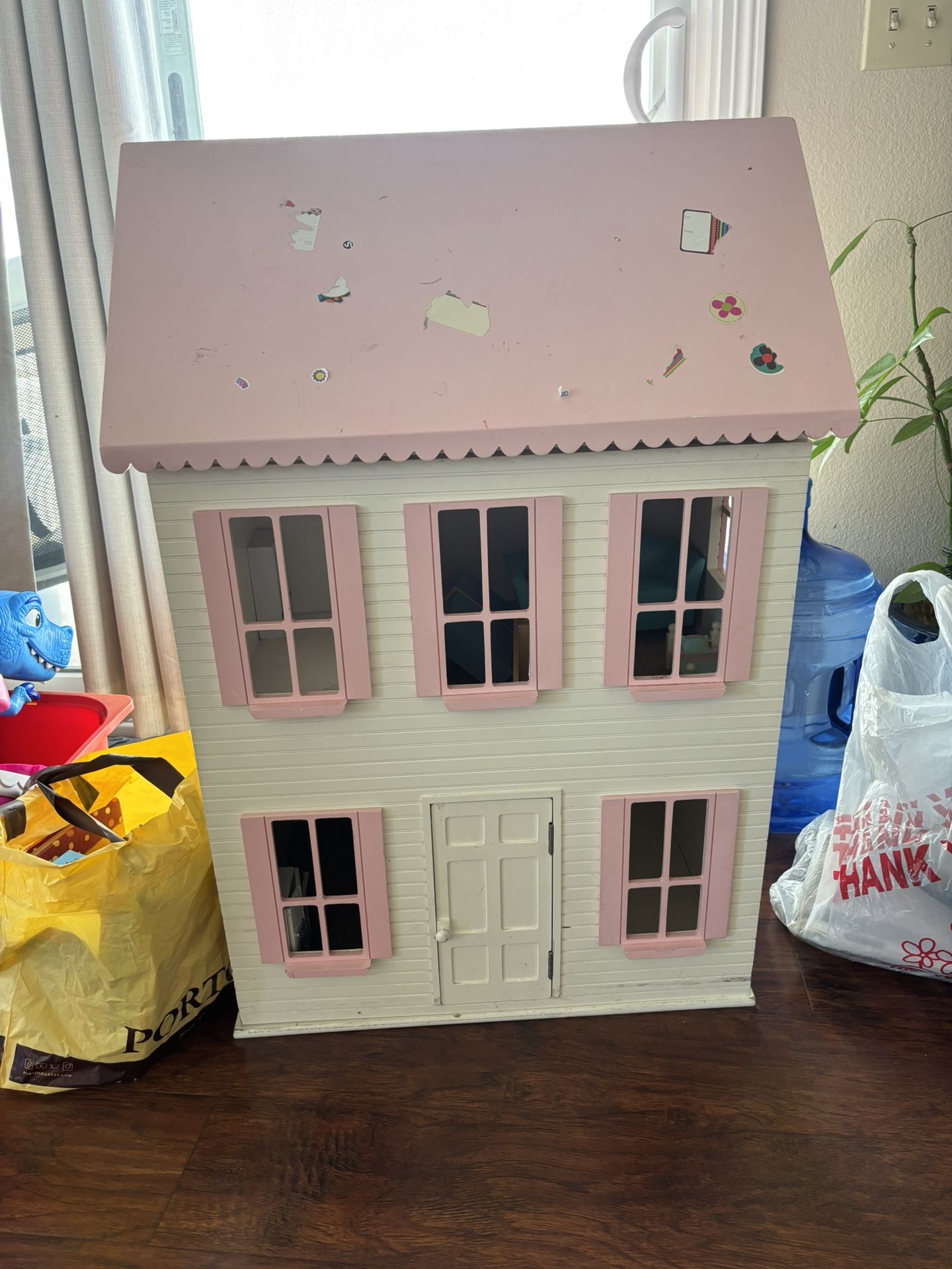 Doll House 