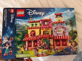 LEGO Disney 43245 – The Magical Madrigal House (Encanto)