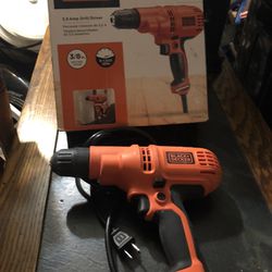 Black And Decker 5.5 Amp Corded Variable Speed Drill/Driver