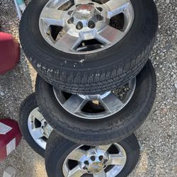 Chevy 2500 and 3500 Wheels and Tires 