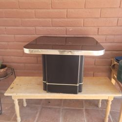 Pretty  table    27" X 27" X 20 h