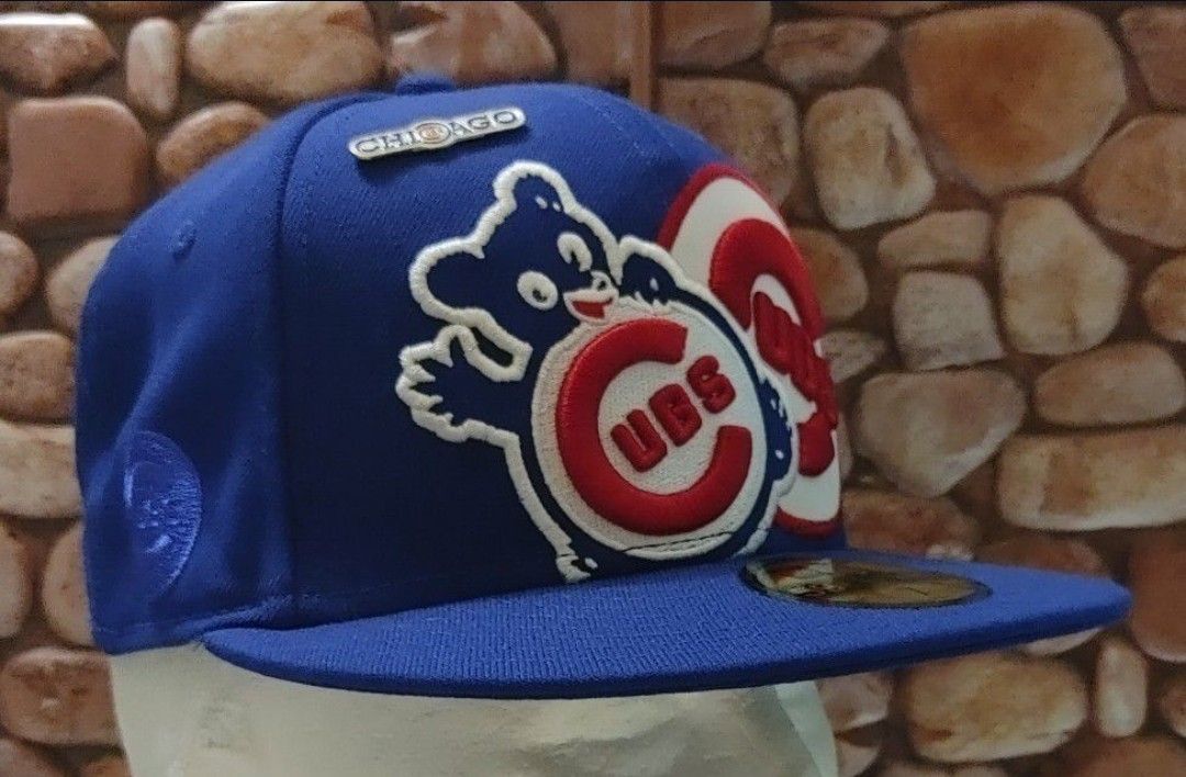 Chicago Cubs Size 7 1/4 New Era 59FIFTY CITY CONNECT ALT. 2 RESPECT OUR  NEIGHBORHOOD HAT (NWT) SHIPS W/CHICAGO FLAG PIN! for Sale in Stickney, IL  - OfferUp