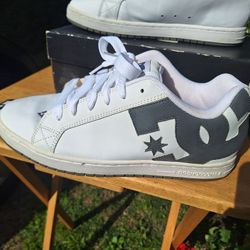 DC Shoes Classic Court Graffiti Size 14