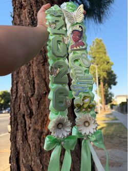 Custom grad lei