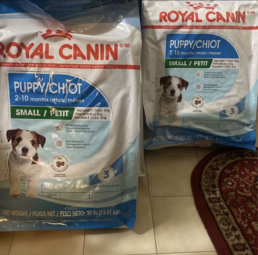 Royal Cannin Small Puppy Food 30 Pound Bag