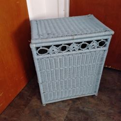 Vintage Wicker Hamper 