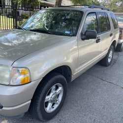 2005 Ford Explorer