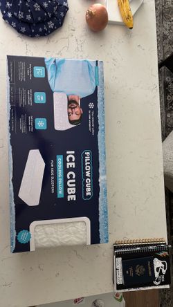 PILLOW CUBE Ice Cube cooling pillow