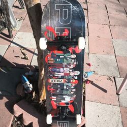 New Primitive skateboard 8.250, Thunders Black or Chrome 52mm