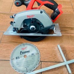 Milwaukee Circular Saw 