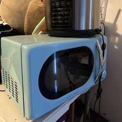 Galanz Blue Microwave 