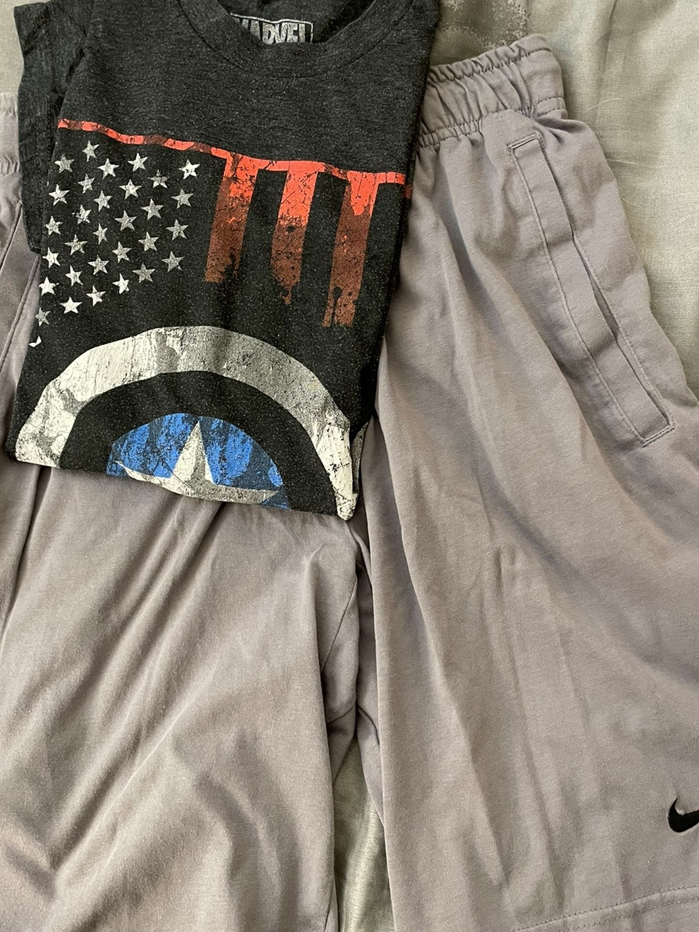 Youth Boys Nike Shorts And Marvel Tee Size S