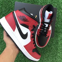 Jordan 1 Black Toe Mid Size 9 And 10