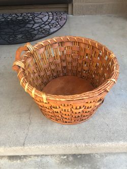 Wood basket