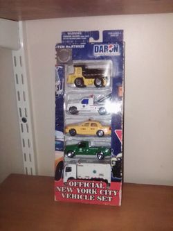 New York City Official 5 Peice https://offerup.com/redirect/?o=c2V0LmJ5 Darom. New