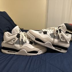 Jordan 4 military Black