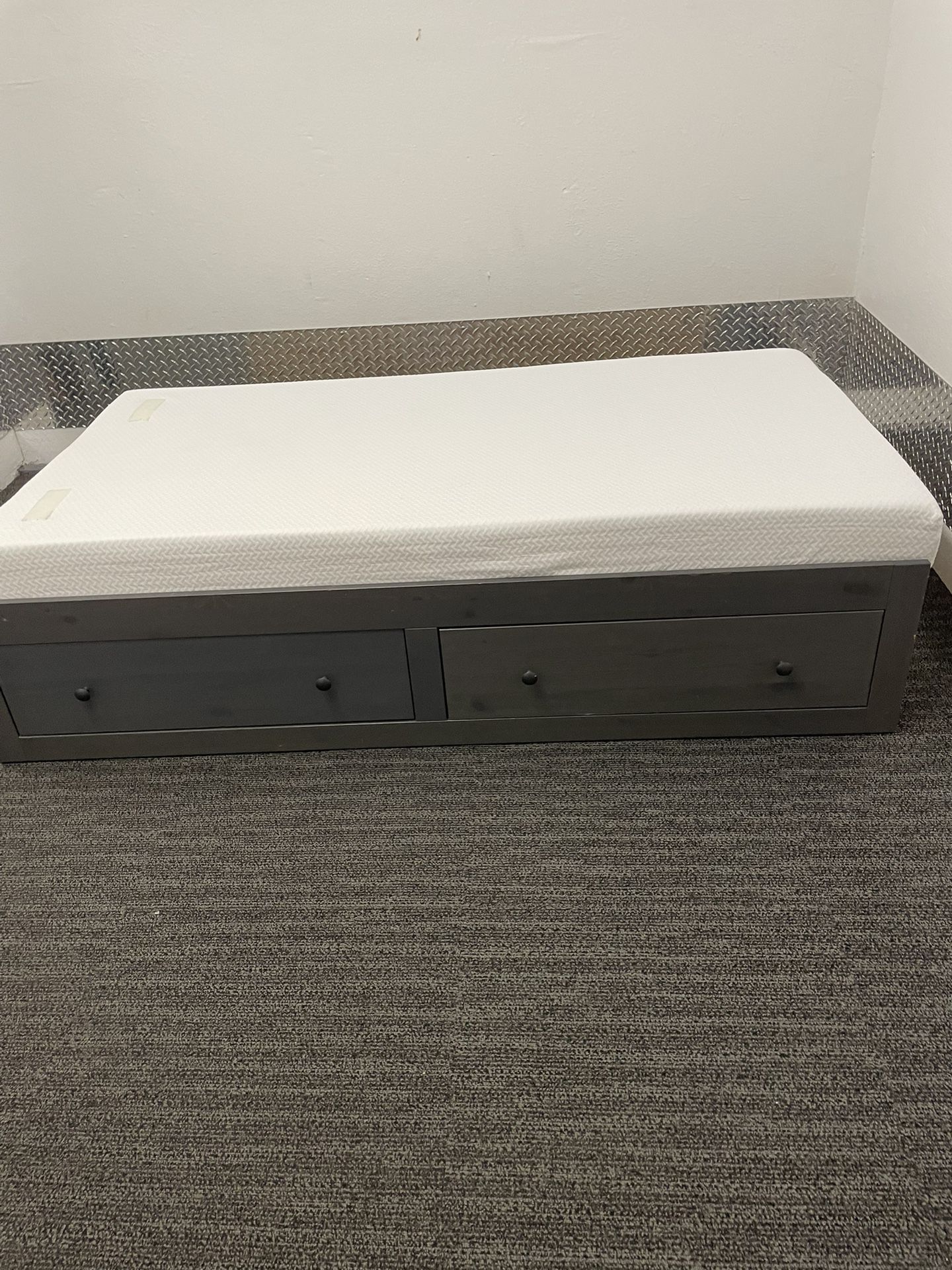 Twin Bed With Firm Mattess and Storage Drawers. 