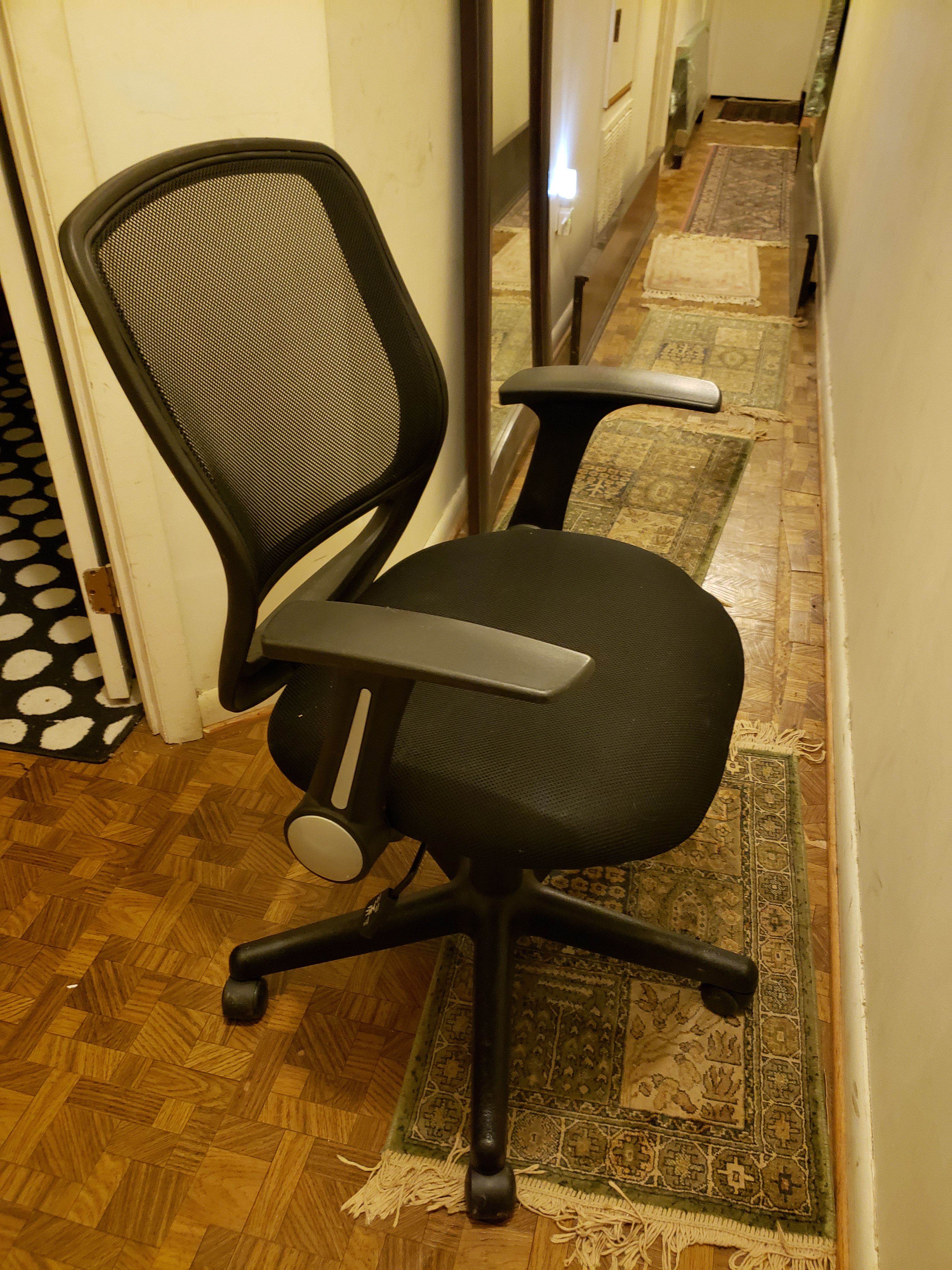 Black Adjustable Office Chair with Adjustable Arms