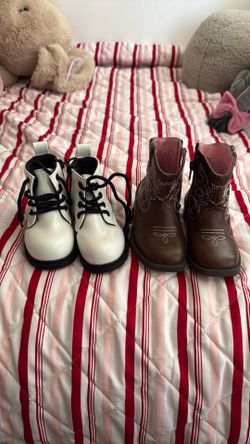 Toddler boots size 6