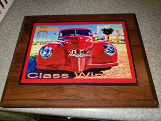 Hooters Classic Car Plaque