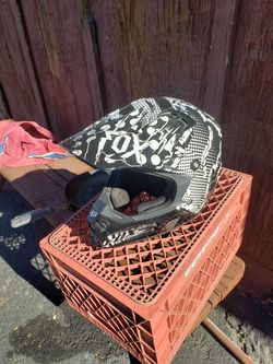 Fox V2 pilot moto helmet