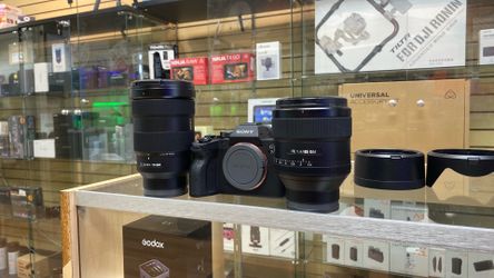 Sony a7R4 with Sony 85mm f1.4 and Sony 24-70mm f2.8 bundle.  Mint condition with original boxes