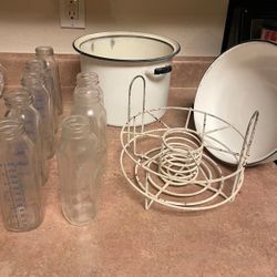 Antique / Vintage milk bottle carrier & bottles