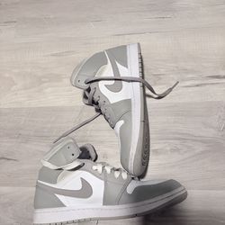 Nike Air Jordan 1 Mid "College Grey"
