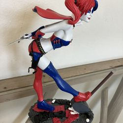 DC Comics Cover Girls Harley Quinn Statue