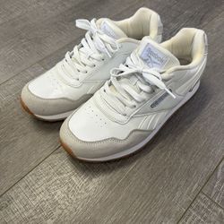 Women’s Reebok Shoes Size 10