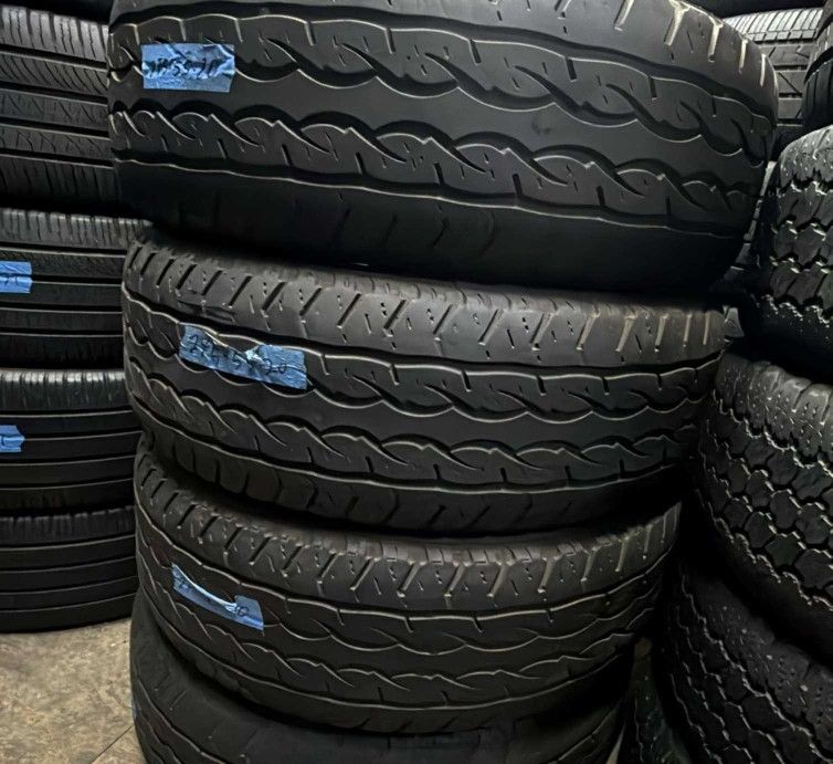 275 55 20 Kumho Set of 4 Used
