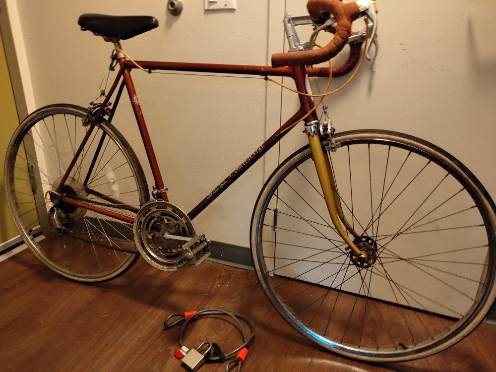 1974 Schwinn Continental Bicycle In Good Condition Rides,Shifts And Brakes Very Well. A "Chicago" Schwinn Made Here in Chicago