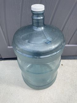 5 Gallon Water Jug / Bottle with Lid / Cover