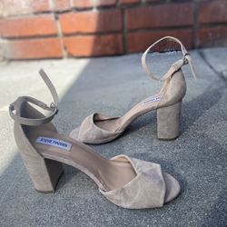 Steve Madden Beige Heels